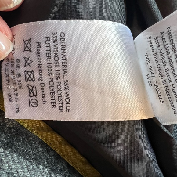 Cute Black and Grey Plaid Wool Skirt, Size 12 - Picture 2 of 3